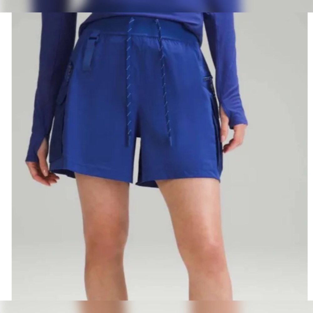 lululemon Multi-Pocket Cargo High Rise Hiking Short 5” | Size 6 | Blue